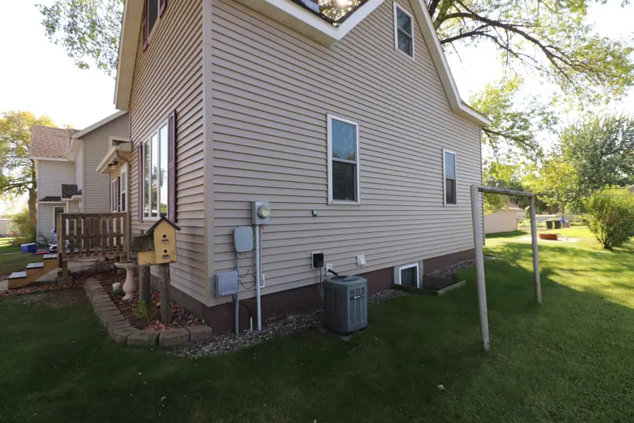 307 4th Avenue Se, Melrose, MN 56352 - Image #2