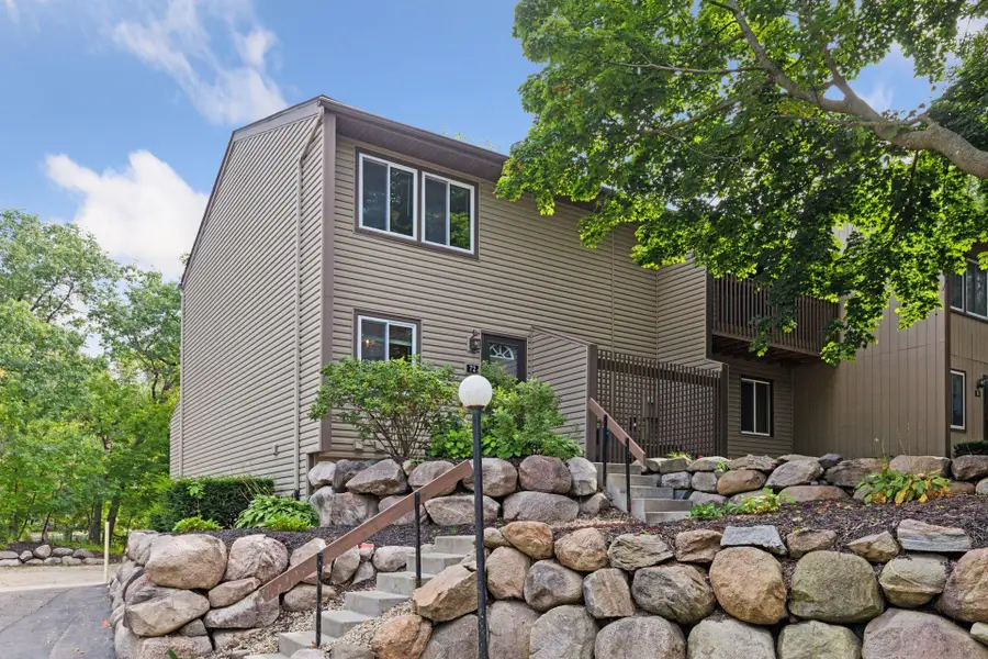 72 River Woods Lane, Burnsville, MN 55337 - Image #2