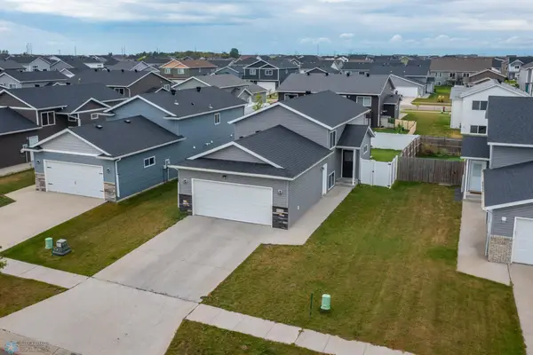 2728 Westwood Street W, West Fargo, ND 58078