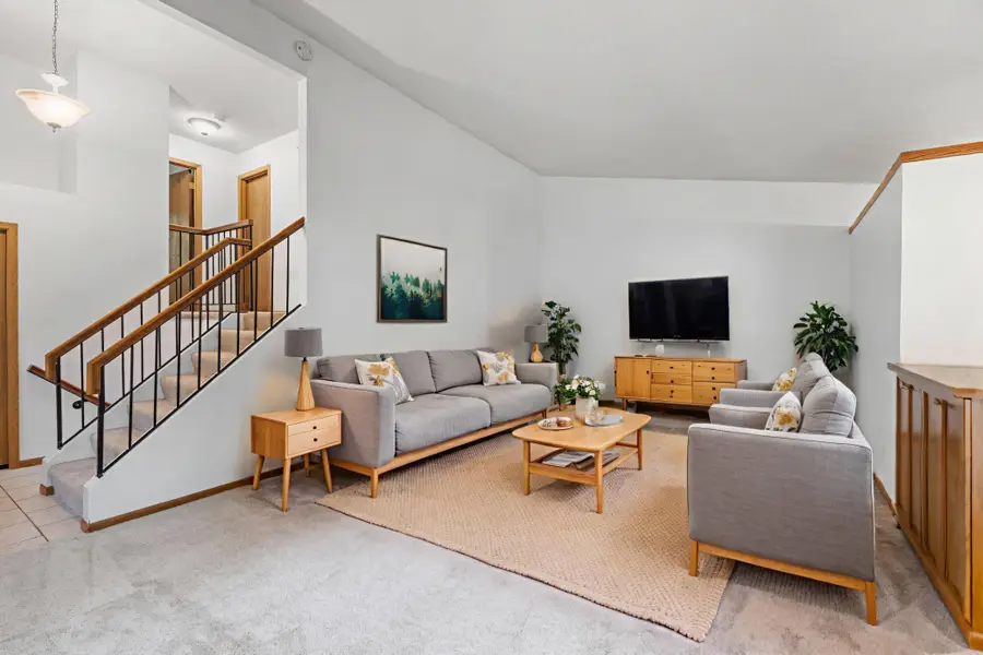 20304 Hunter Court, Lakeville, MN 55044 - Image #3