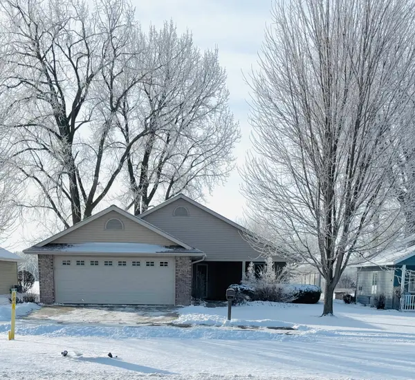 321 15th Avenue Nw, Willmar, MN 56201