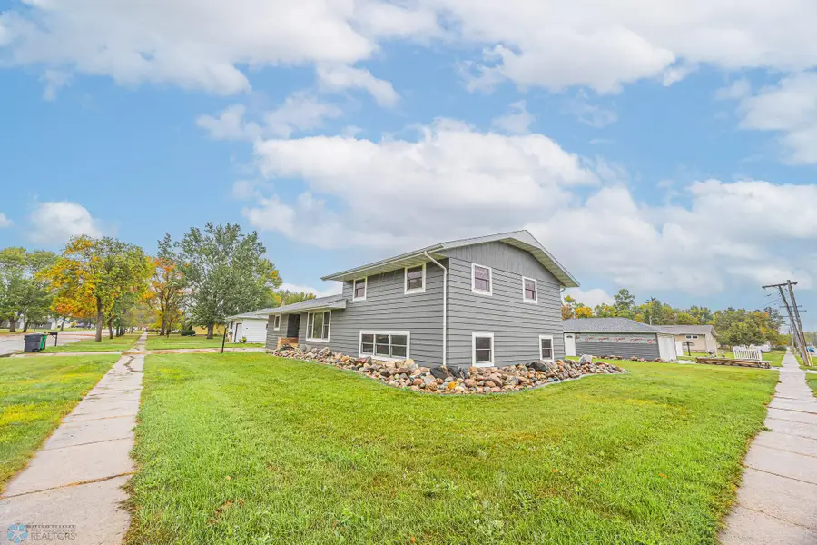 322 4th Ave Se, Hillsboro, ND 58045 - Image #3