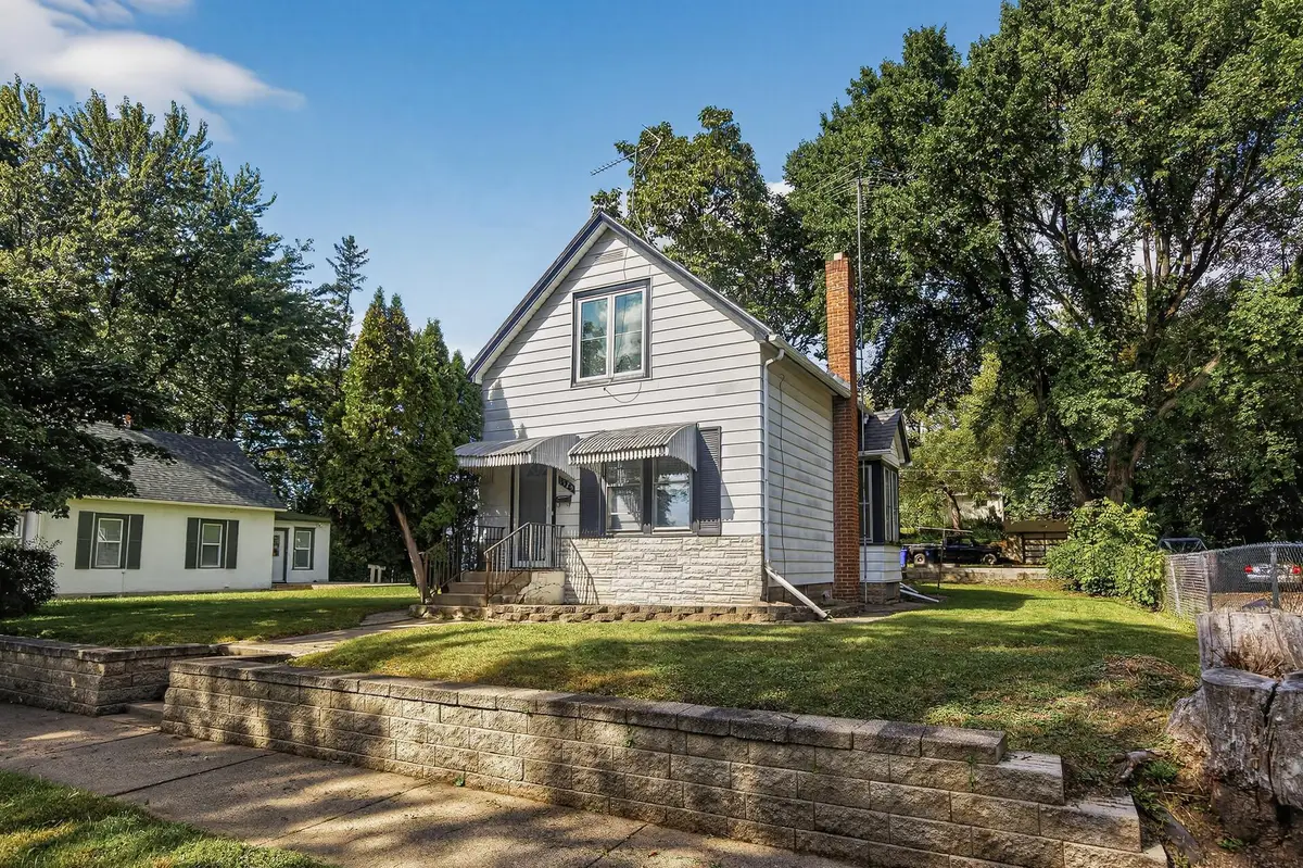 1323 4th Street E, Saint Paul, MN 55106 - Image #1