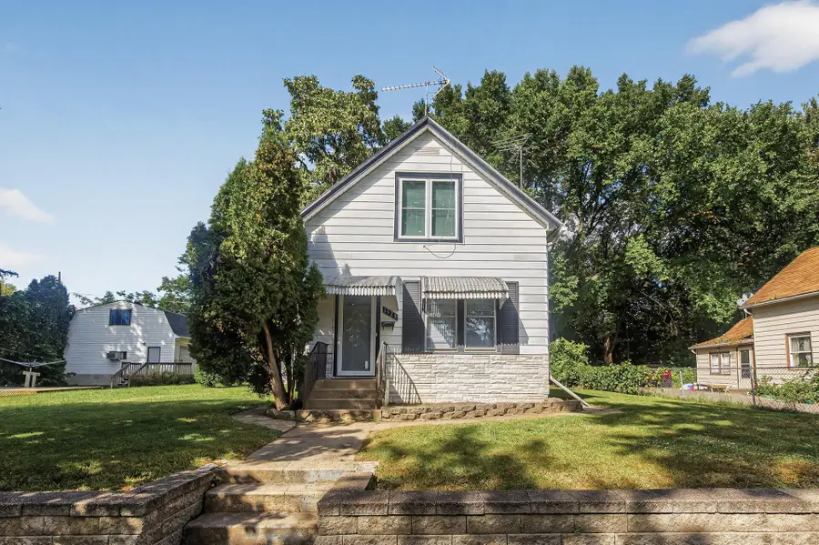 1323 4th Street E, Saint Paul, MN 55106 - Image #3