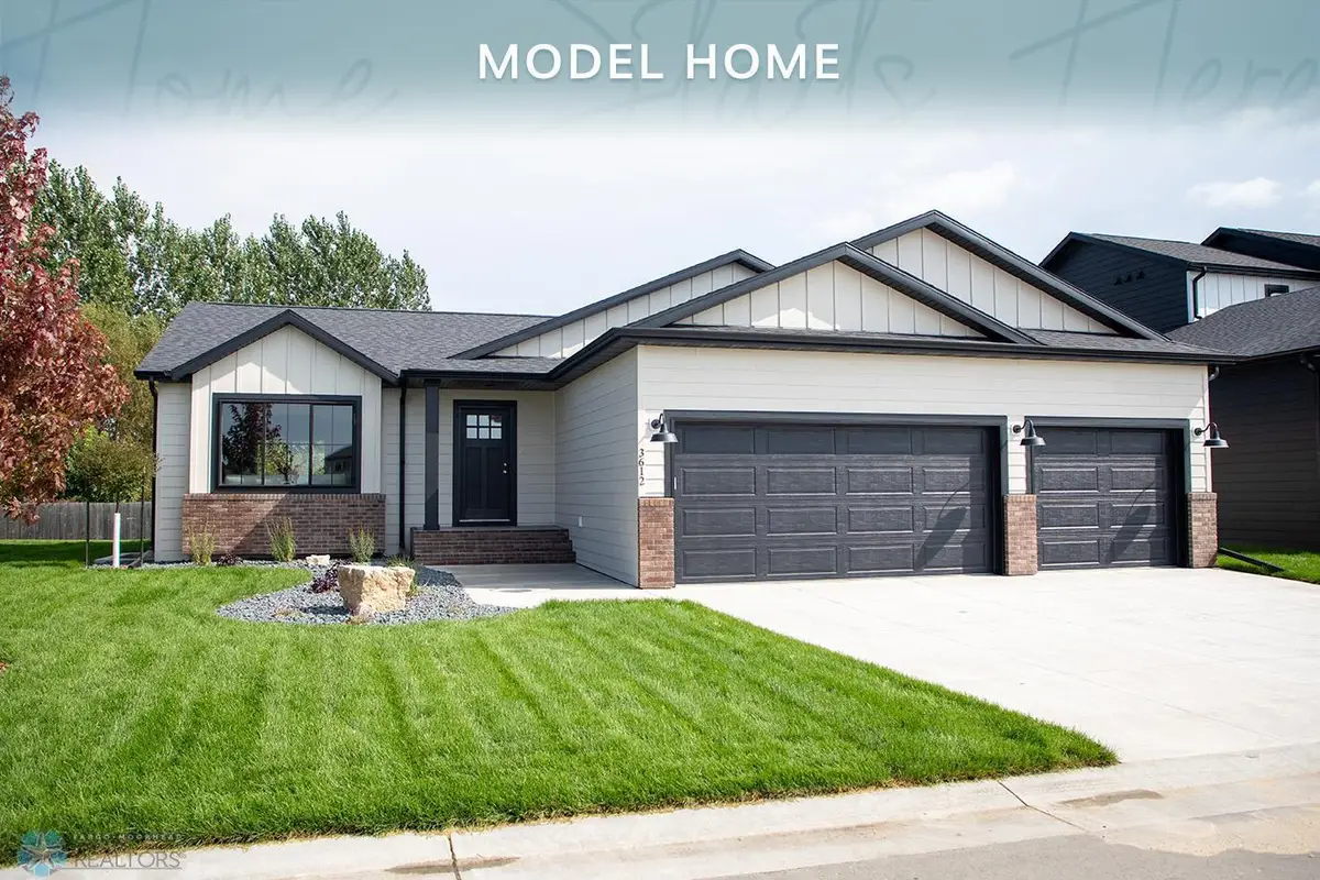 3612 Decorah Way S, Fargo, ND 58104 - #1