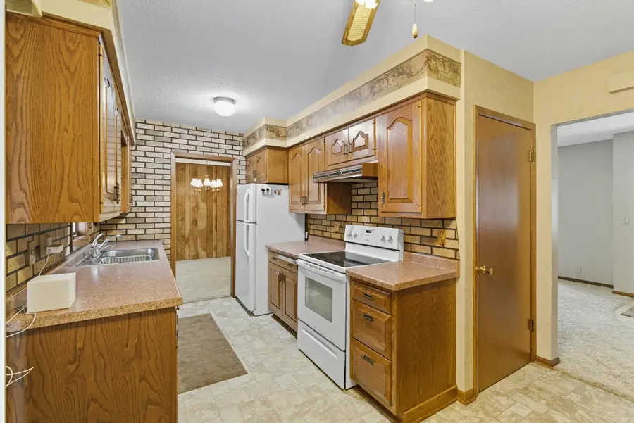 1007 5th Street S, Saint James, MN 56081 - Image #3