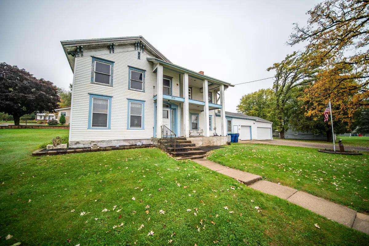 260 E 15th St, Saint Charles, MN 55972 - Image #1