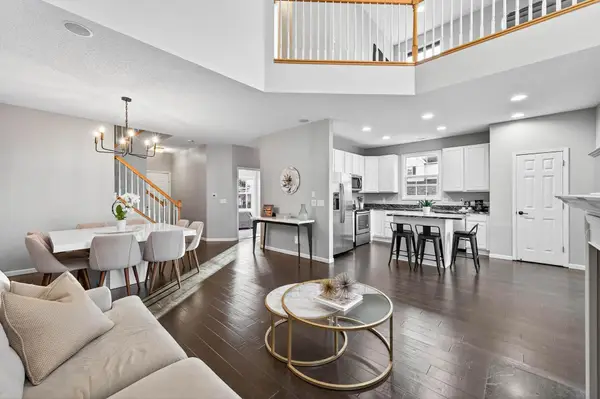 1385 White Oak Drive, Chaska, MN 55318