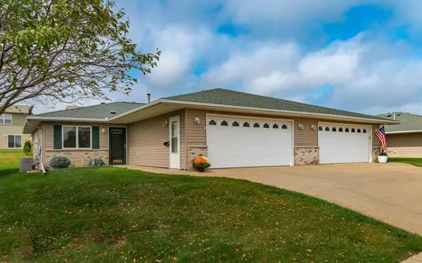 1821 Clubhouse Drive Ne, Stewartville, MN 55976