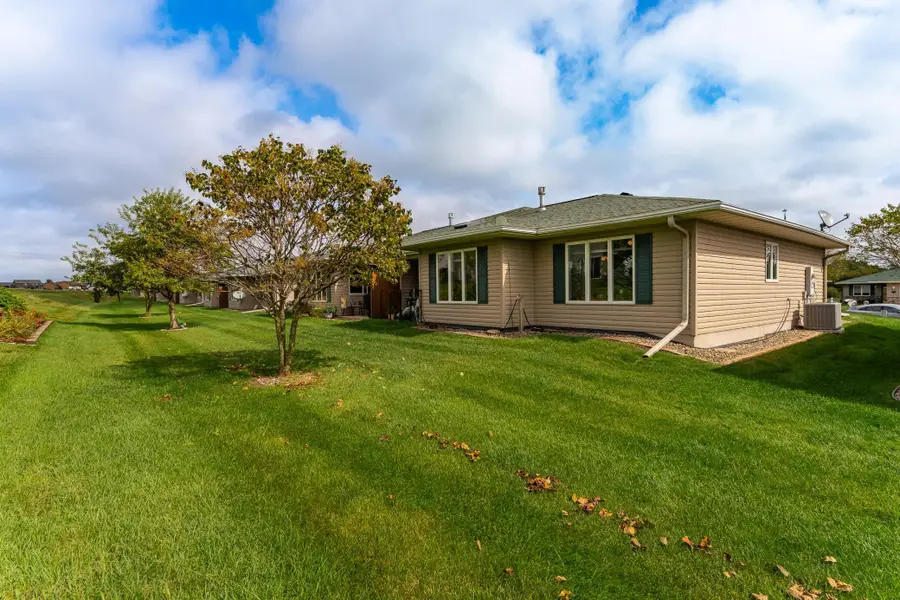 1821 Clubhouse Drive Ne, Stewartville, MN 55976 - #2