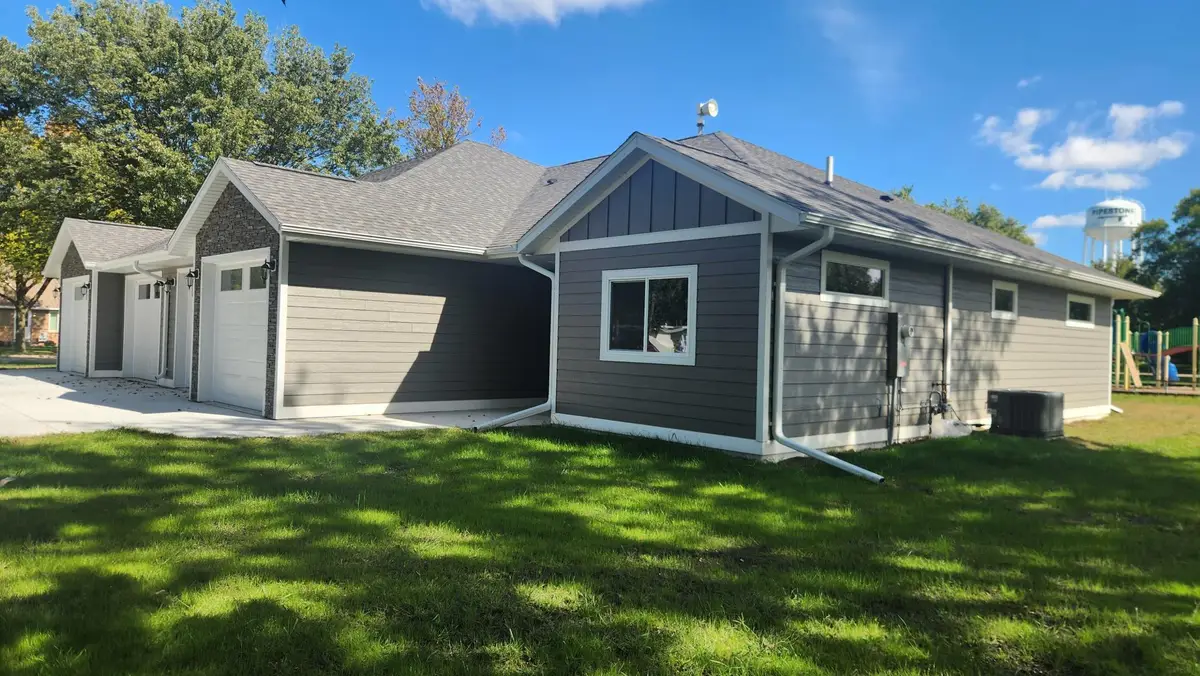 903 7th Ave Sw, Pipestone, MN 56164 - Image #1