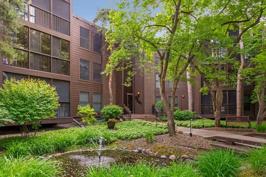 8441 Irwin Road #202, Bloomington, MN 55437 - Image #2