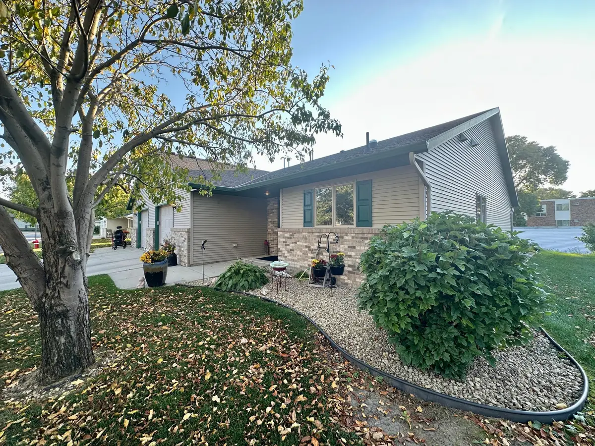 304 SE Valley View Drive, Willmar, MN 56201 - #1