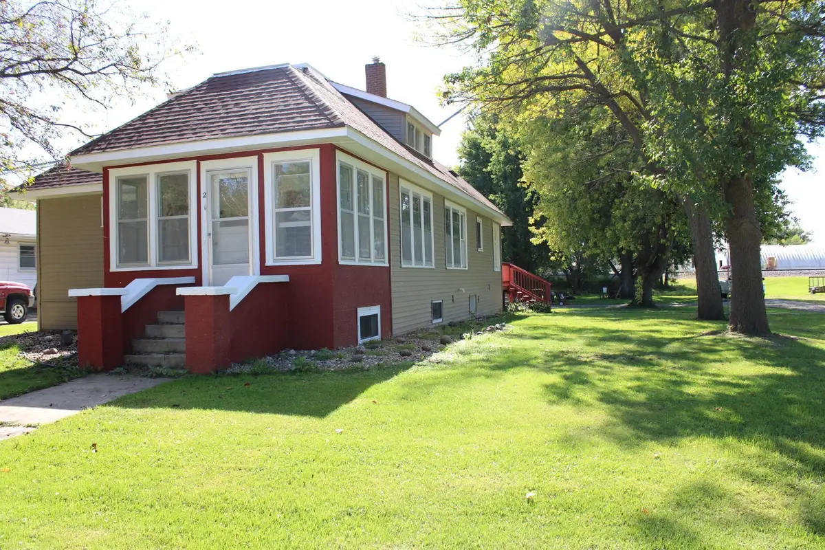 201 Emerson Avenue Ne, Renville, MN 56284 - #1
