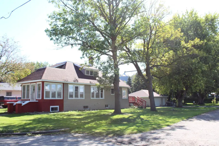 201 Emerson Avenue Ne, Renville, MN 56284 - #3