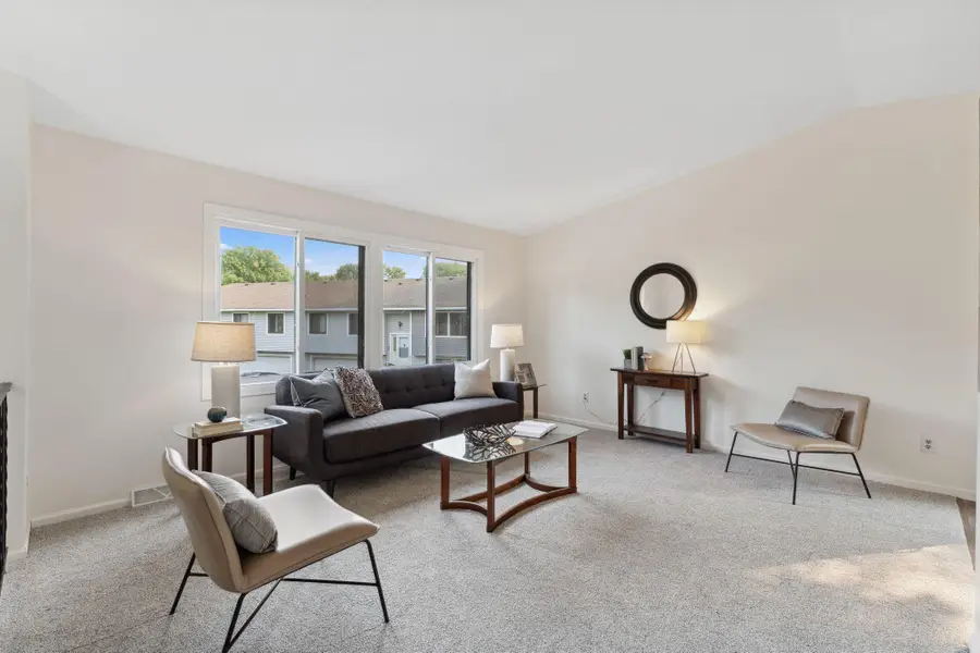 583 97th Lane Ne, Blaine, MN 55434 - Image #3