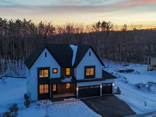 734 Ensconced Way, Chaska, MN 55318