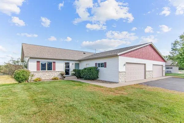 1016 W Ridge Court, New Richmond, WI 54017