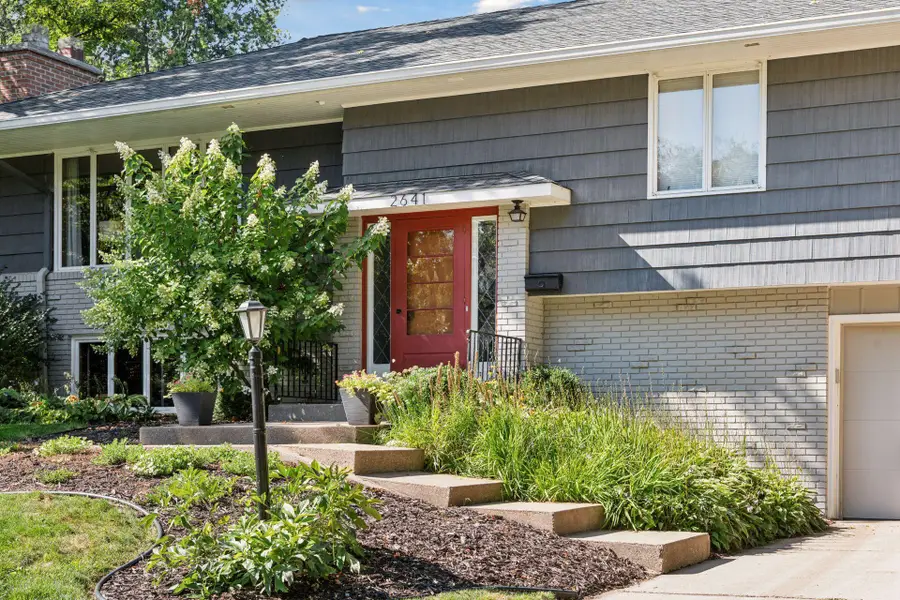 2641 Kyle Avenue N, Minneapolis, MN 55422 - Image #2