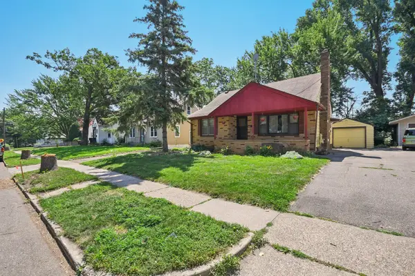 272 Butler Avenue E, West Saint Paul, MN 55118