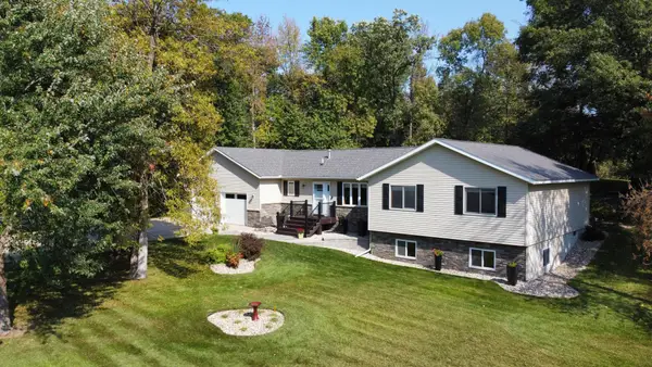 16188 Woodcrest Drive, Paynesville, MN 56362