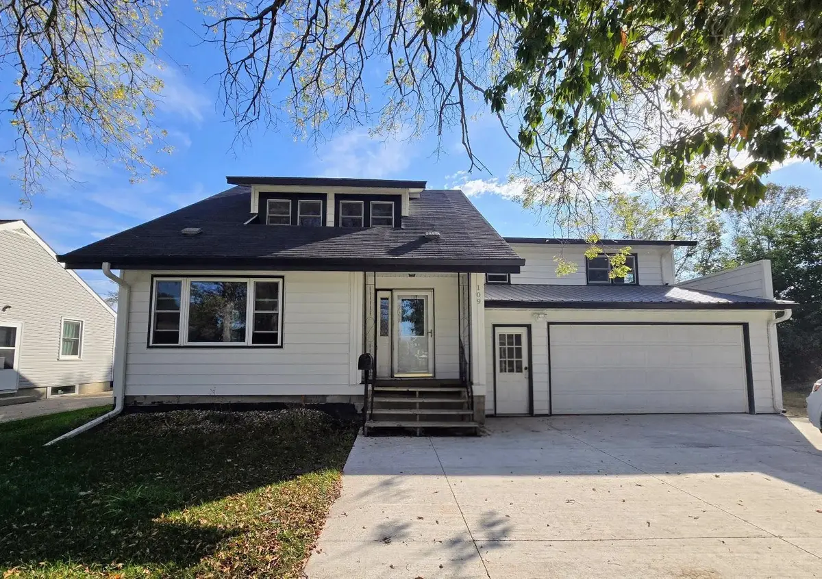 109 5th Avenue Se, Pipestone, MN 56164 - Image #1