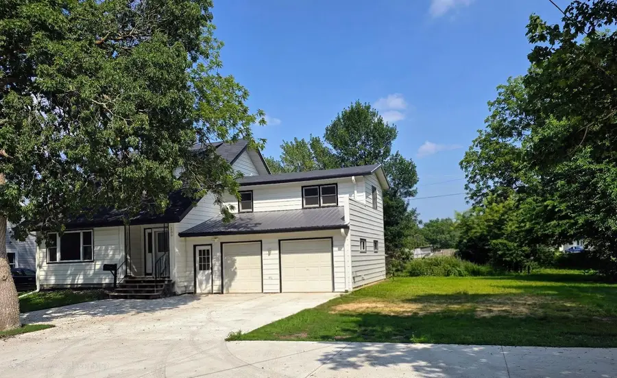 109 5th Avenue Se, Pipestone, MN 56164 - Image #2