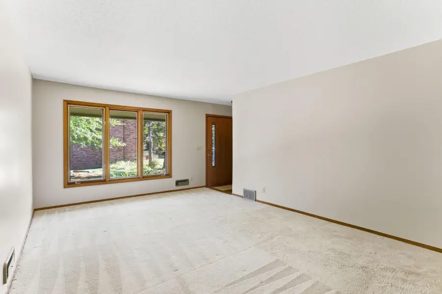 61 Windsor Court, Saint Paul, MN 55112 - Image #3