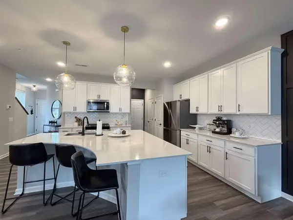 212 Junco Road N, Lake Elmo, MN 55042