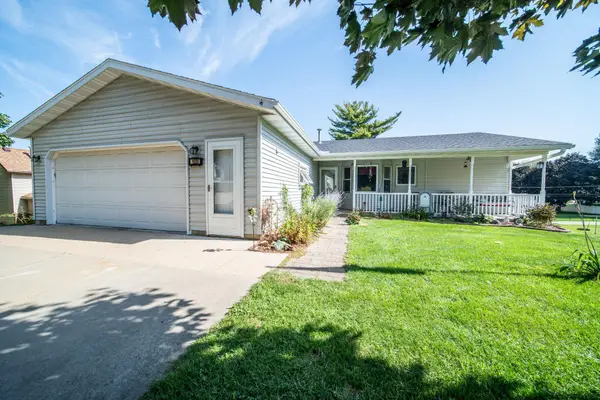 1525 Wabasha Ave, Saint Charles, MN 55972