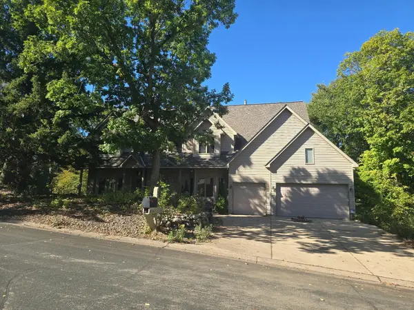 8748 Walton Oaks Drive, Bloomington, MN 55438
