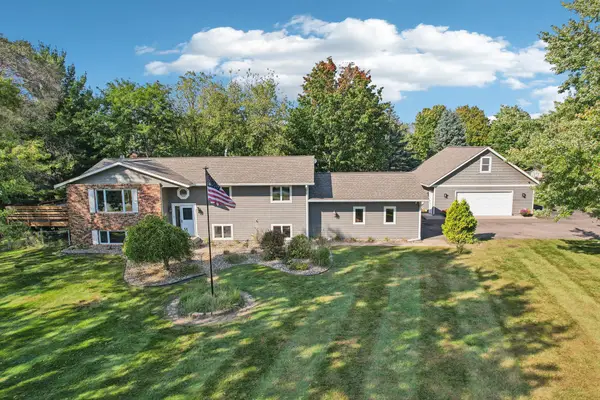 935 Ridge Pass, Hudson, WI 54016