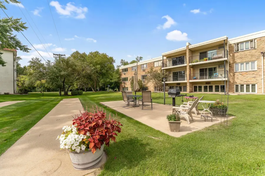 4401 Parklawn Avenue #105W, Edina, MN 55435 - Image #2