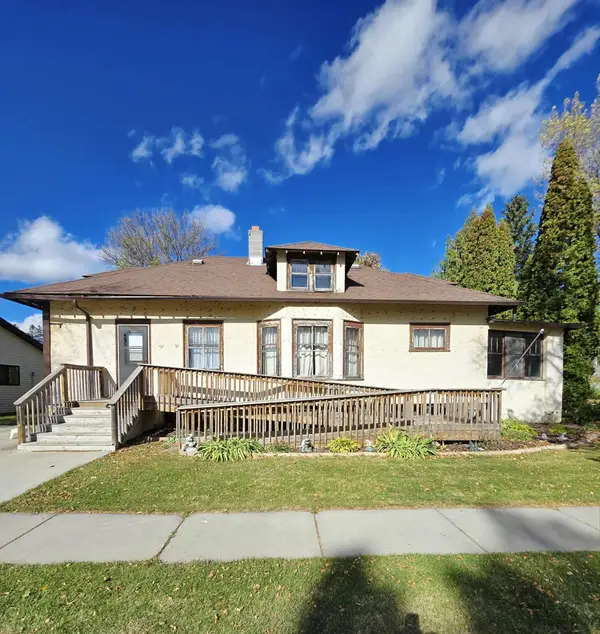 603 Arnold Avenue N, Thief River Falls, MN 56701