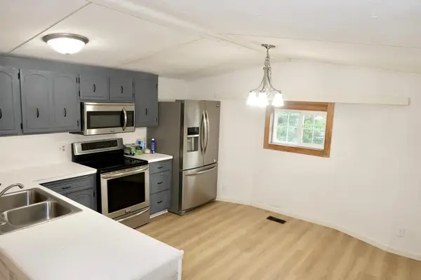 17373 North Creek Dr, Farmington, MN 55024