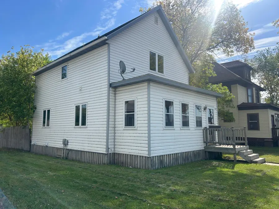 408 Main Avenue N, Thief River Falls, MN 56701 - #2