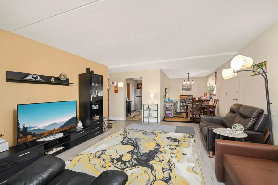 10501 Cedar Lake Rd #420, Minnetonka, MN 55305 - Image #3