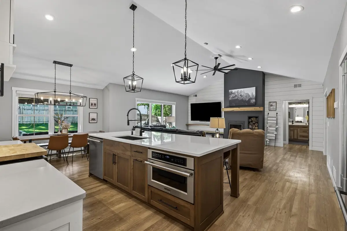 208 Iris Street, Mahtomedi, MN 55115 - #1