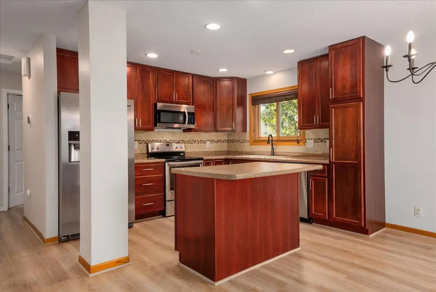 2678 Henslow Avenue N, Oakdale, MN 55128 - Image #3