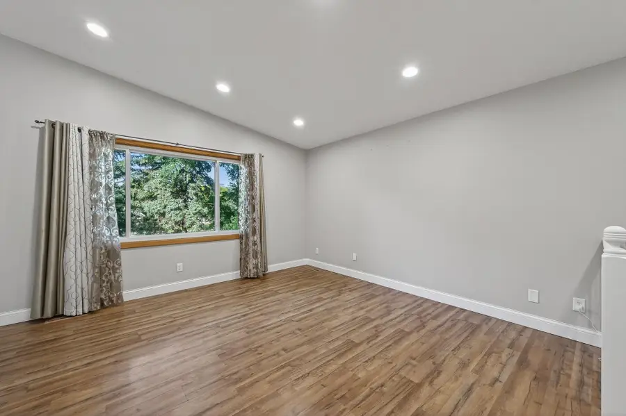 15720 49th Avenue N, Minneapolis, MN 55446 - Image #3