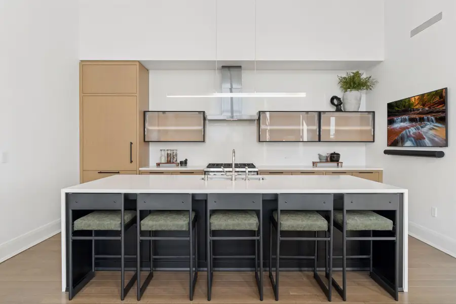 1111 W River Parkway #8D, Minneapolis, MN 55415 - Image #3