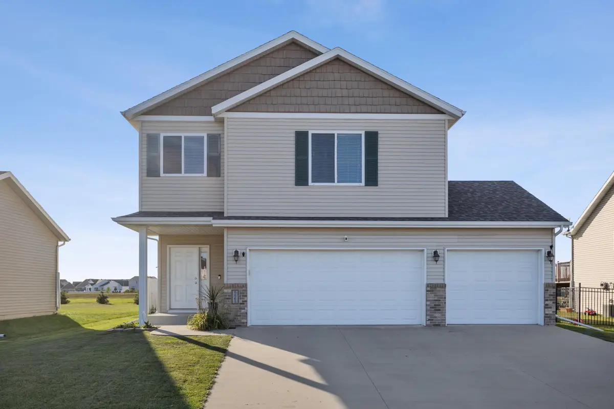 5565 27 Street S, Fargo, ND 58104 - Image #1