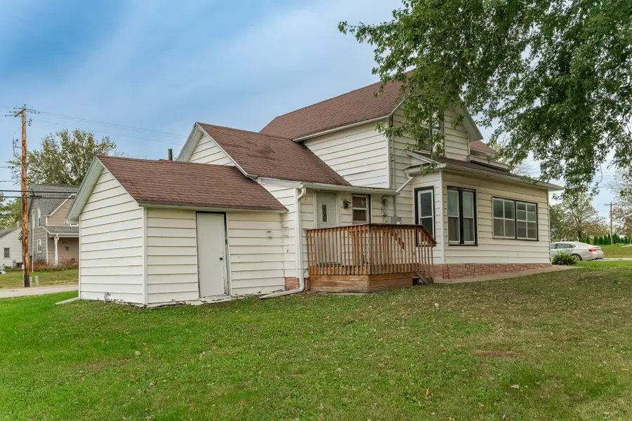 107 4th Avenue Ne, Dodge Center, MN 55927 - #3
