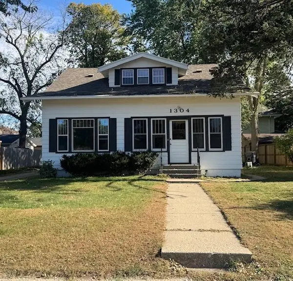 1304 7th Avenue, Worthington, MN 56187