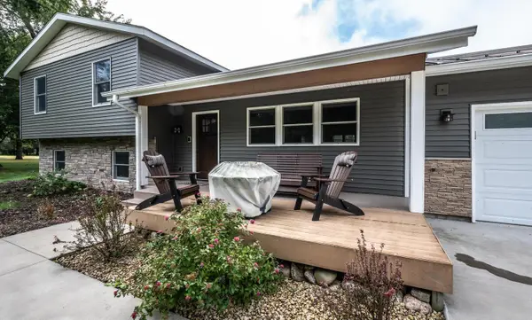 9945 Justen Trail N, Saint Paul, MN 55115