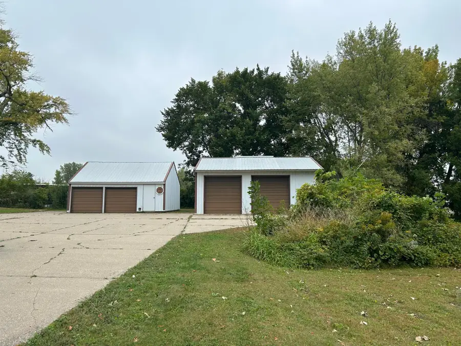 321 Highway 7 E, Hutchinson, MN 55350 - #2