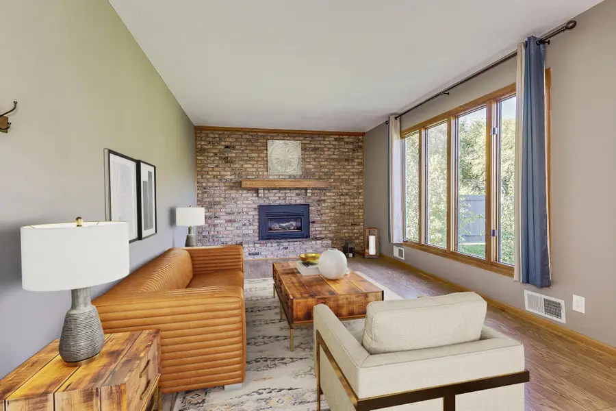 15979 Harwell Avenue, Apple Valley, MN 55124 - Image #2