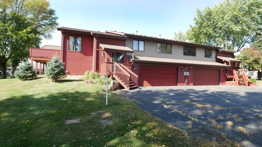 2106 9th Street E, Glencoe, MN 55336 - Image #2