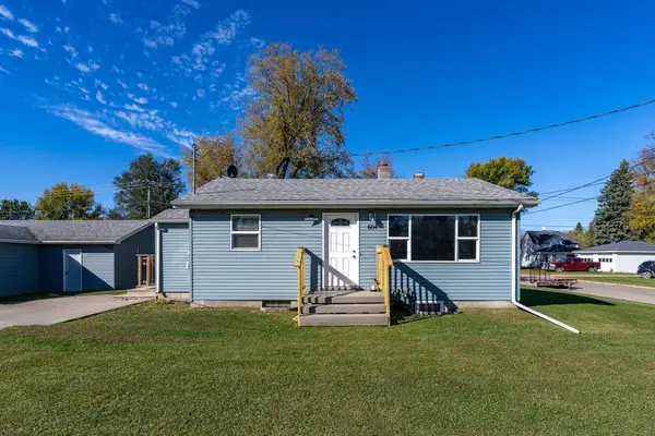 604 Lincoln Avenue, Crookston, MN 56716