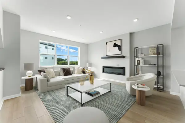 10373 Birchwood Circle, Chaska, MN 55318